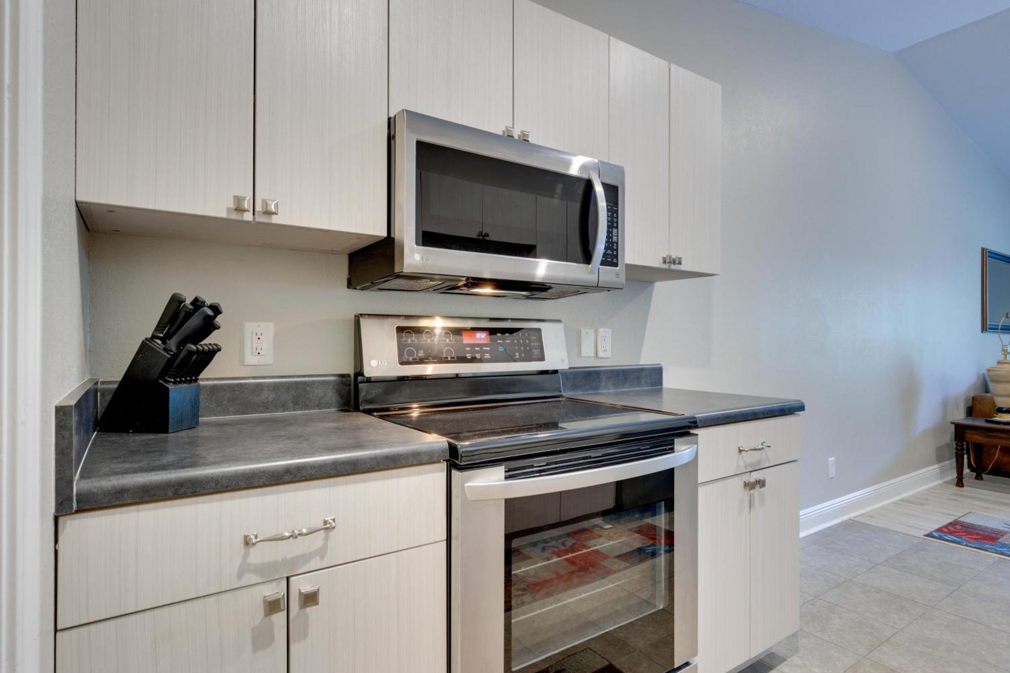 Dog-Friendly Pensacola Duplex About 7 Mi To Downtown Leilighet Eksteriør bilde
